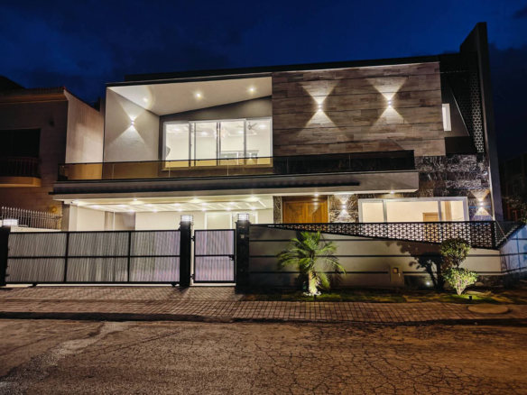 FOR SALE | 18 Marla Brand New Designer House