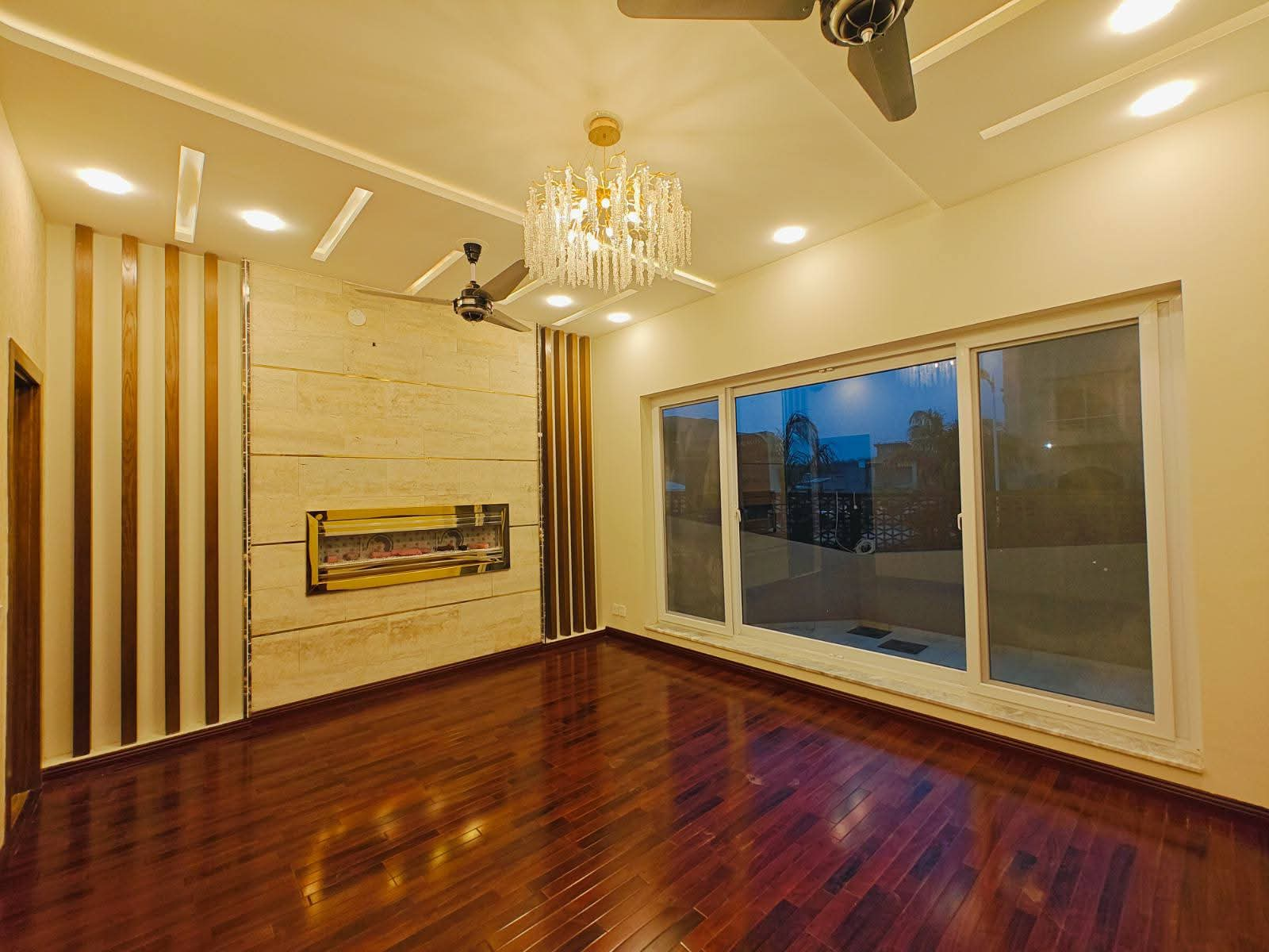 18 Marla 9 FOR SALE | 18 Marla Brand New Designer House