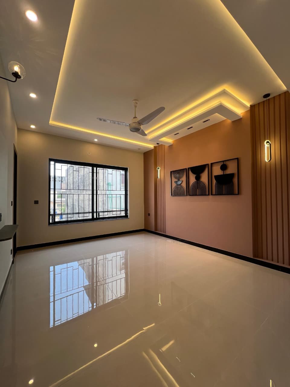 10 Marla Brand New House