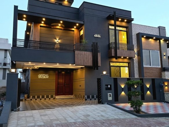 10 Marla Brand New House