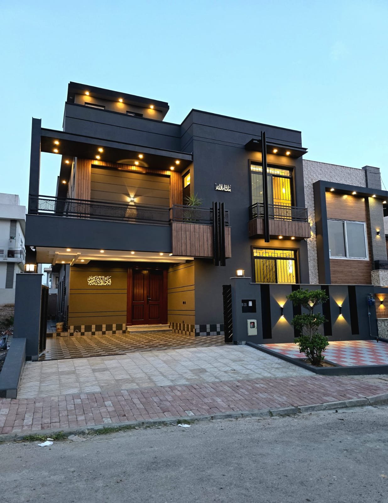 10 Marla Brand New House