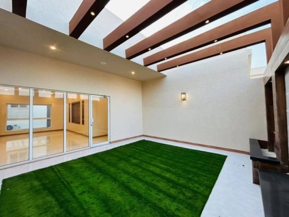 1 Kanal Brand New Luxury House