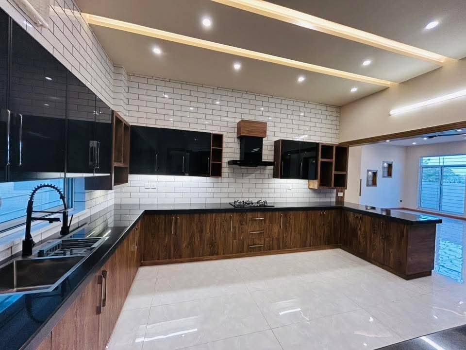1 Kanal Brand New Luxury House