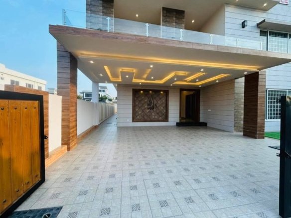 1 Kanal Brand New Luxury House