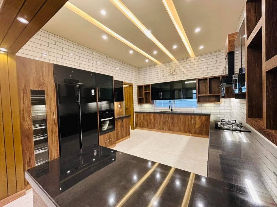 1 Kanal Brand New Luxury House