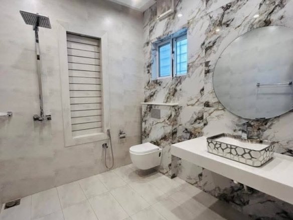 1 Kanal Brand New Luxury House