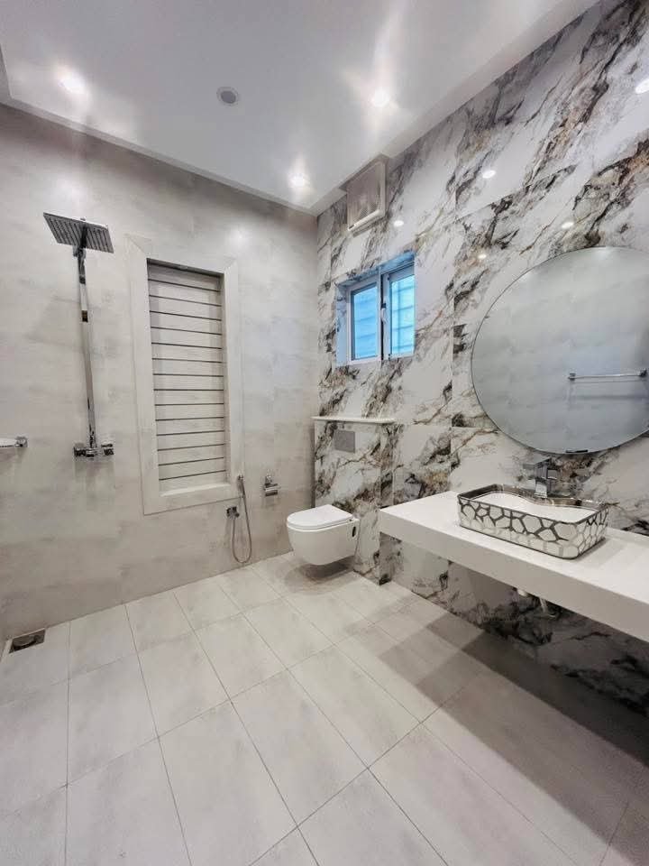1 Kanal Brand New Luxury House